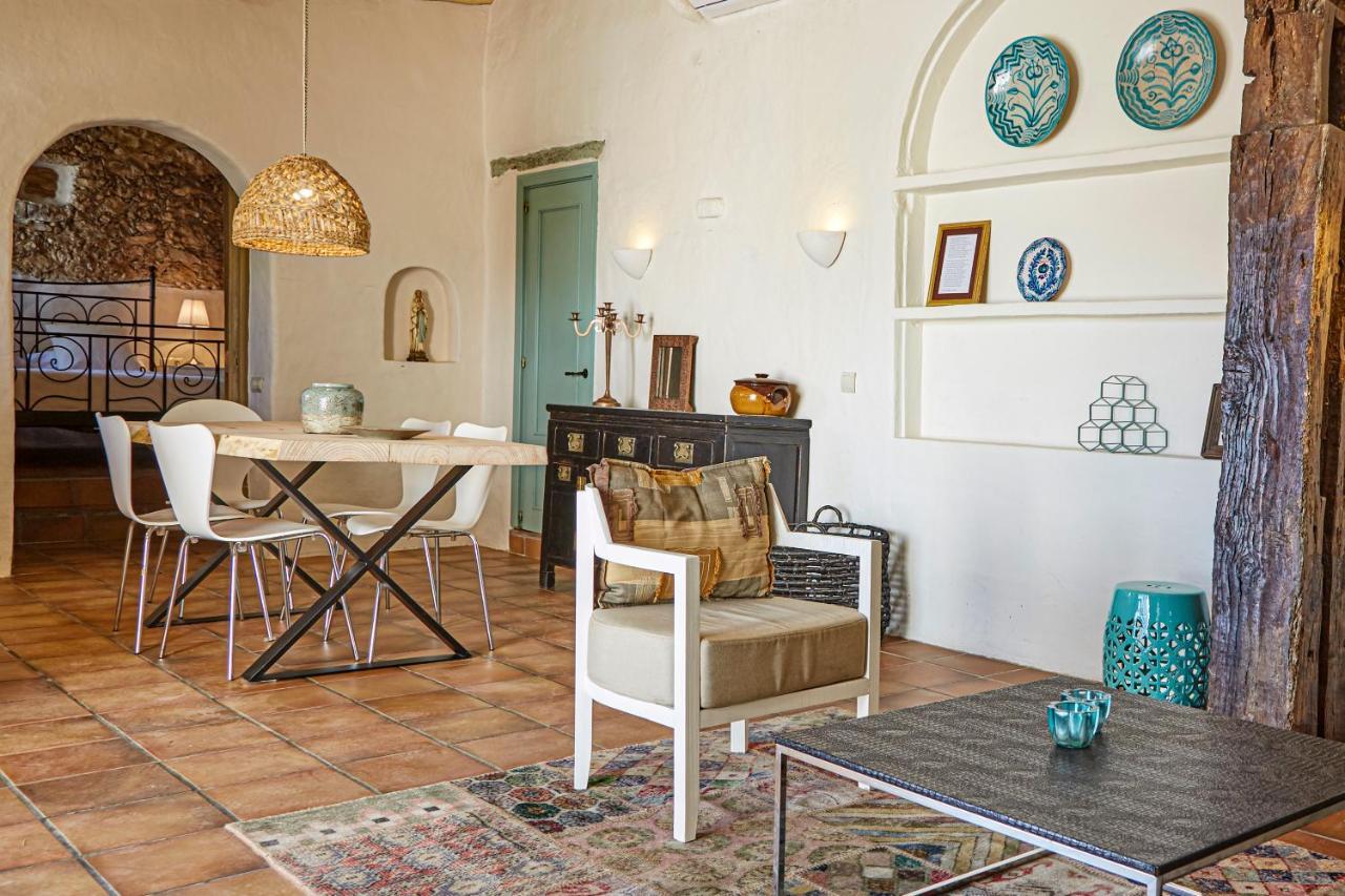 קאנייס Sitges Hill Retreats-Masia Nur 22 Bedrooms Divided Over 9 Houses For Max 44 Guests מראה חיצוני תמונה